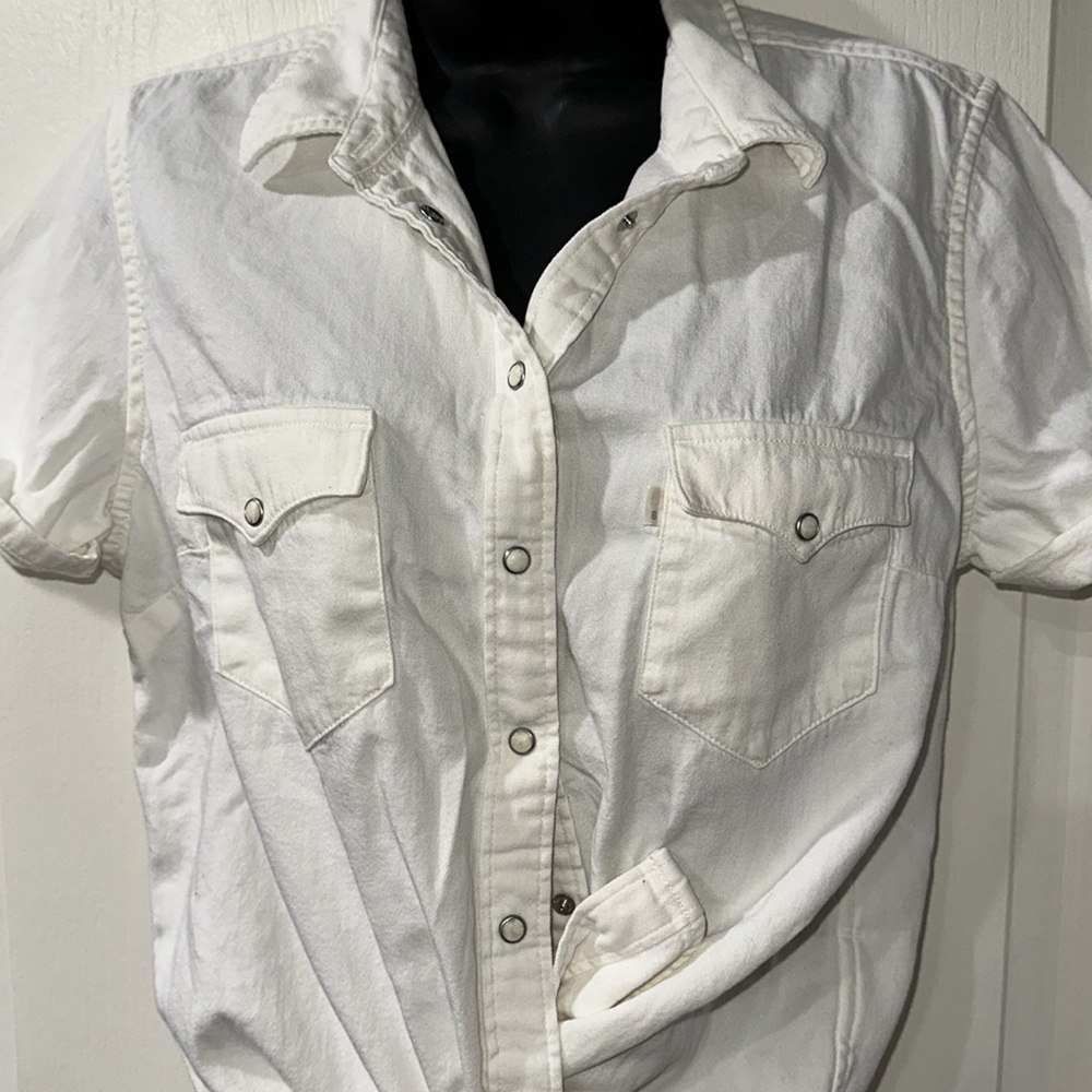 Levi’s ivory button down shirt classic fit  Large